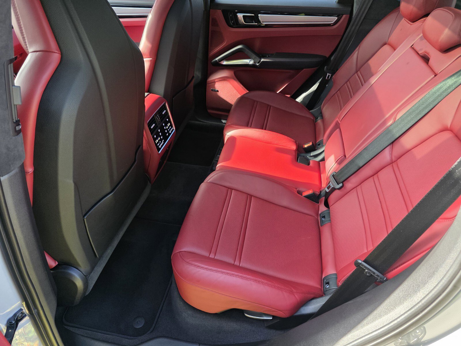 Used 2021 Porsche Cayenne Turbo S AWD/4WD image 14