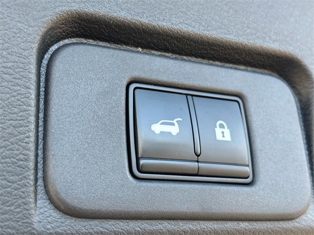 Used 2022 Nissan Rogue Platinum w/ Head-Up Display Package image 15