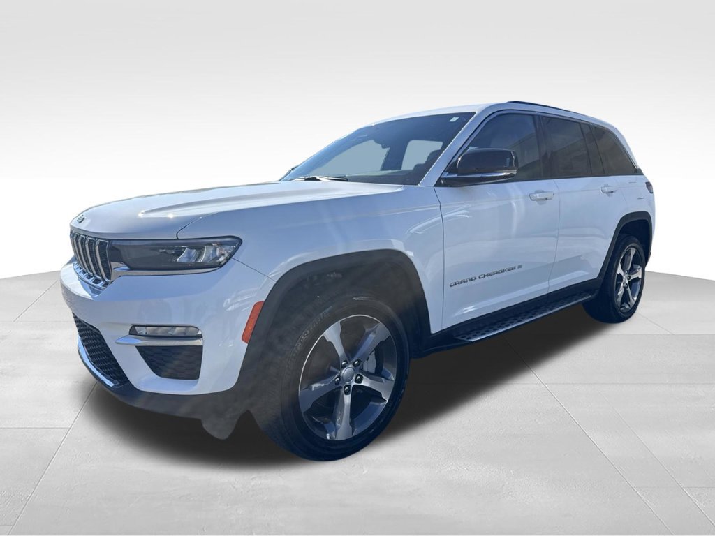 Used 2025 Jeep Grand Cherokee Limited AWD/4WD image 5