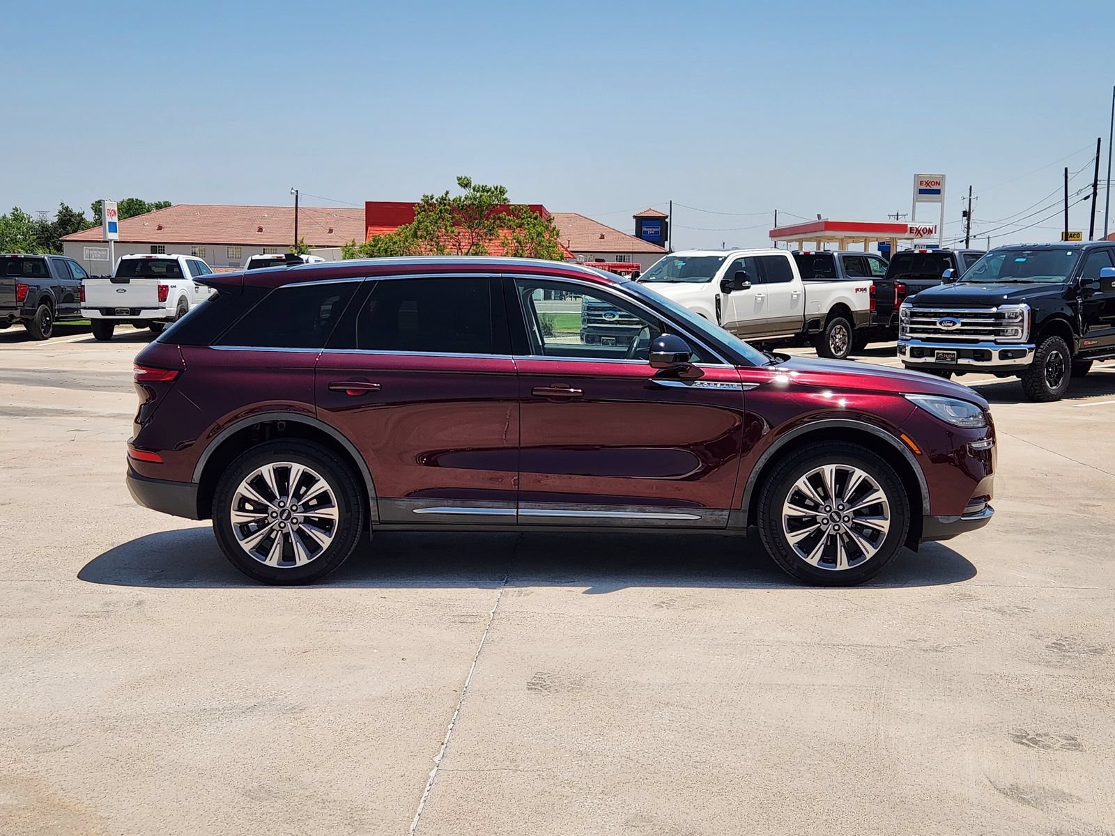 Used 2021 Lincoln Corsair Reserve w/ Elements Package FWD image 7