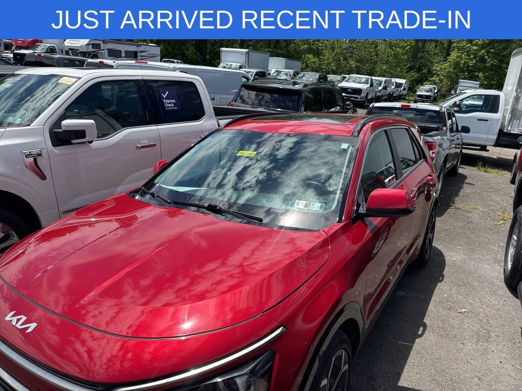Used 2023 Kia Niro EX Touring FWD image 10