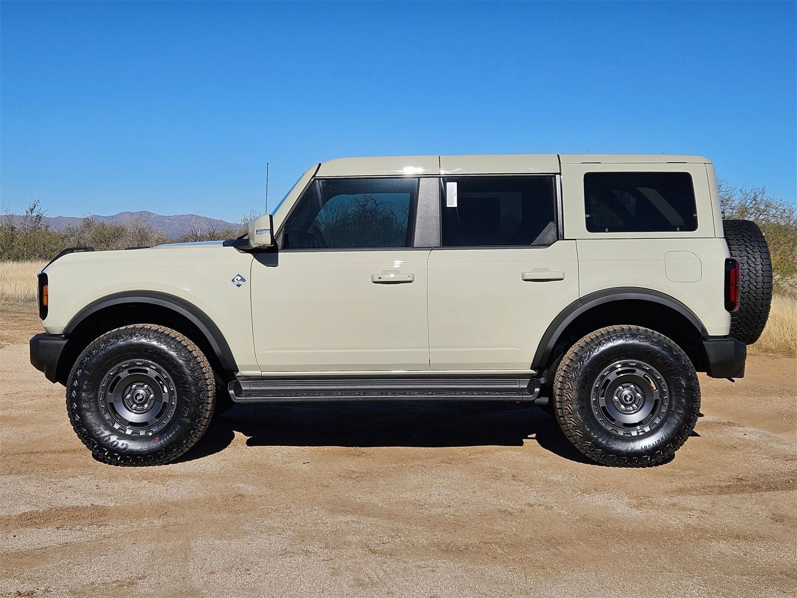 New 2025 Ford Bronco Outer Banks w/ Sasquatch Package image 9