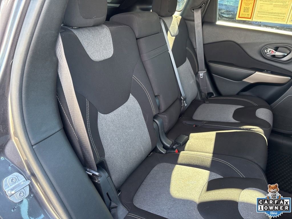 Used 2018 Jeep Cherokee Latitude w/ Altitude Package image 42