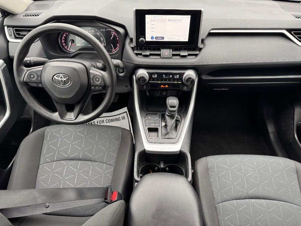 Used 2025 Toyota RAV4 XLE AWD/4WD image 12