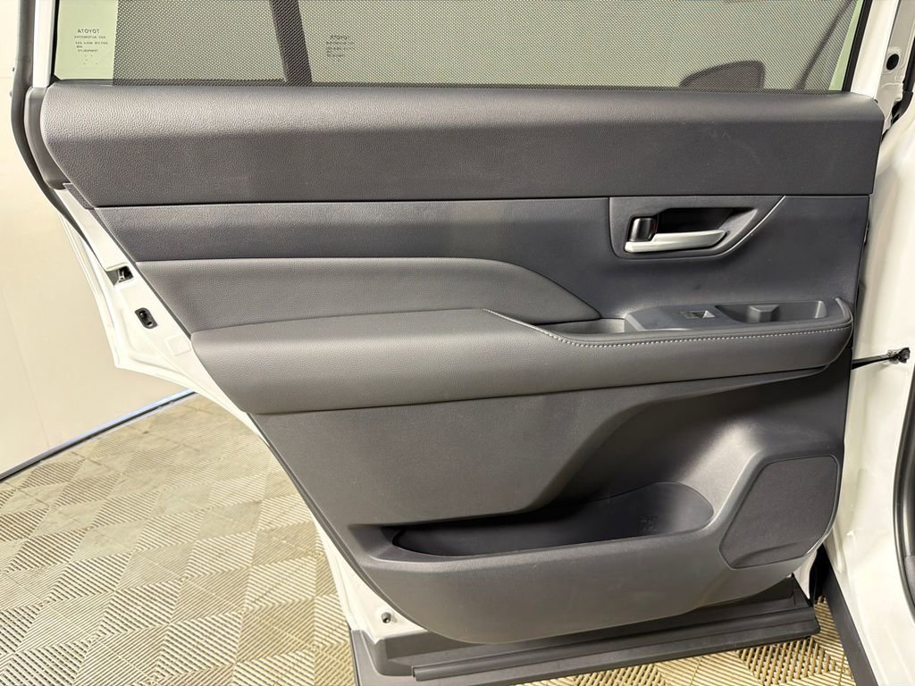 Used 2026 Toyota Grand Highlander FWD image 22