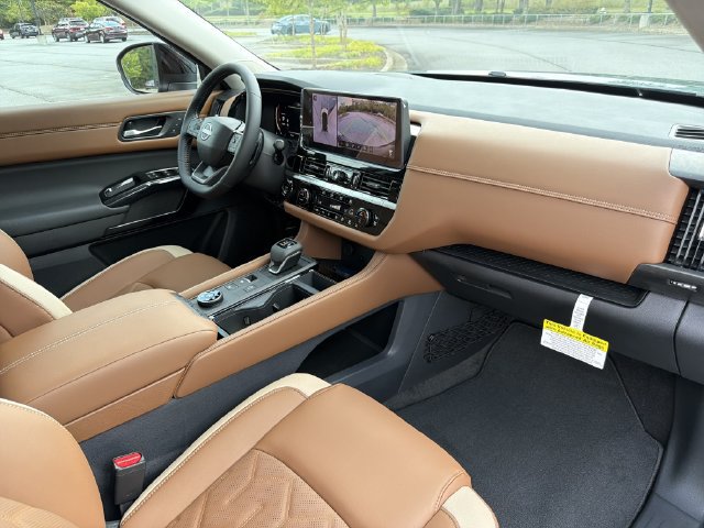 New 2026 Nissan Pathfinder Platinum AWD/4WD image 15