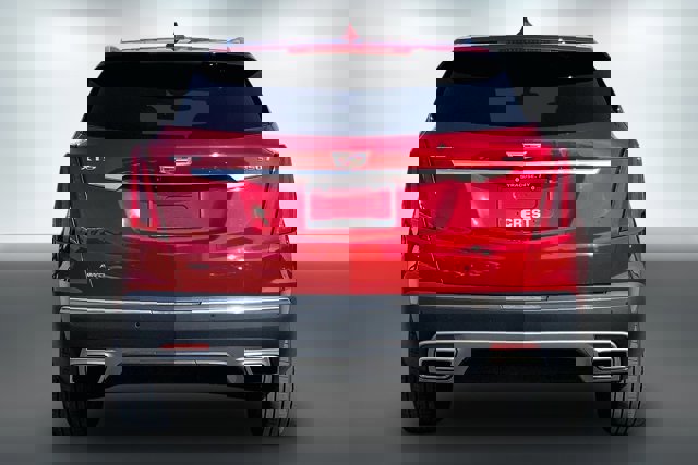 Used 2024 Cadillac XT5 Premium Luxury image 3