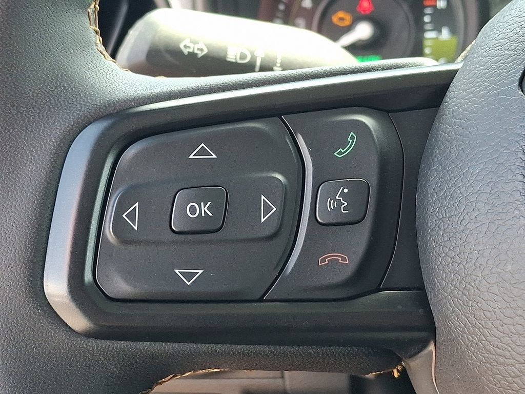 Used 2024 Jeep Wrangler Unlimited w/ Convenience Group AWD/4WD image 21