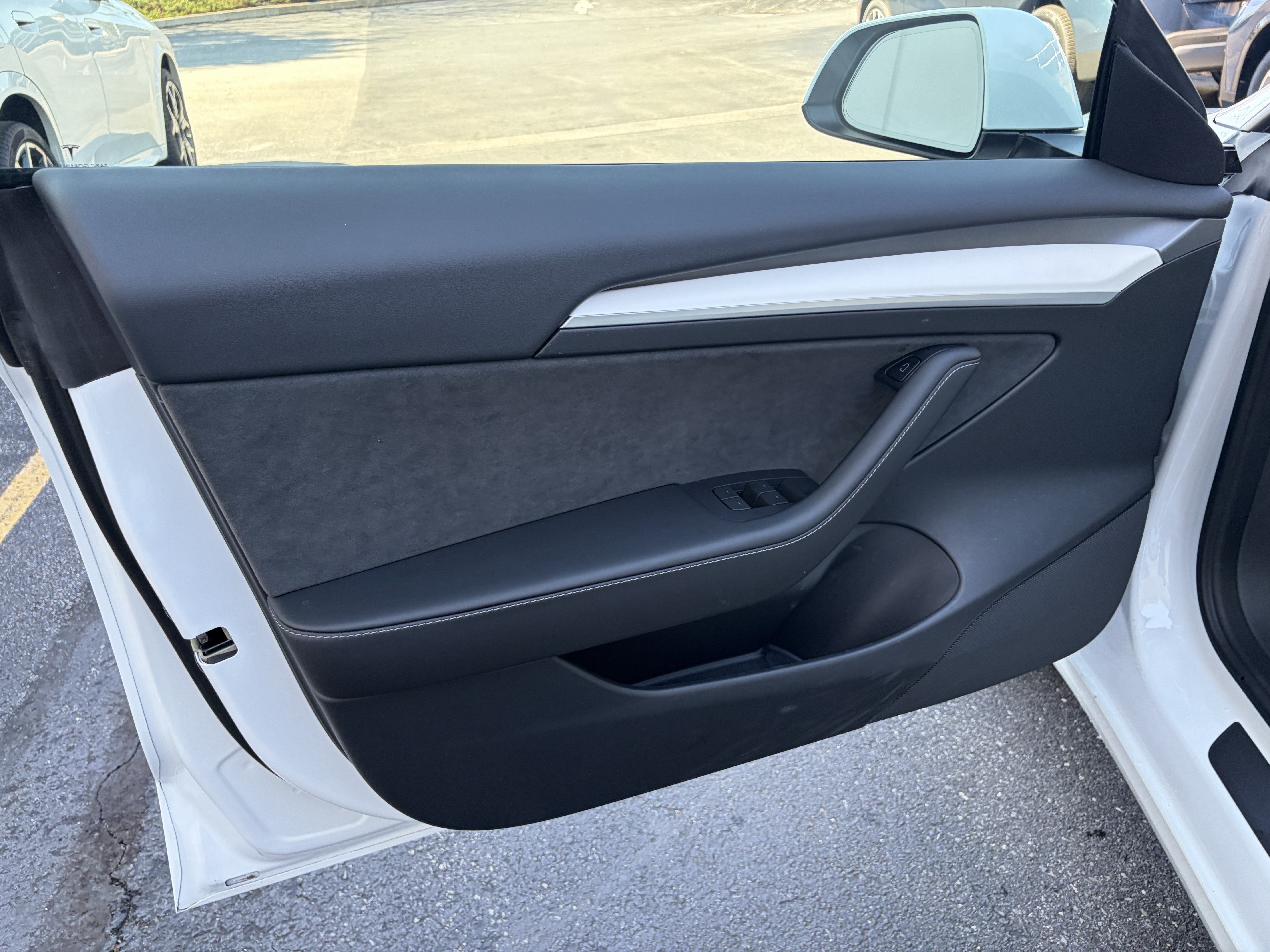 Used 2023 Tesla Model 3 Standard Range RWD image 10