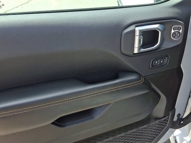 Used 2024 Jeep Wrangler Unlimited Sahara AWD/4WD image 12