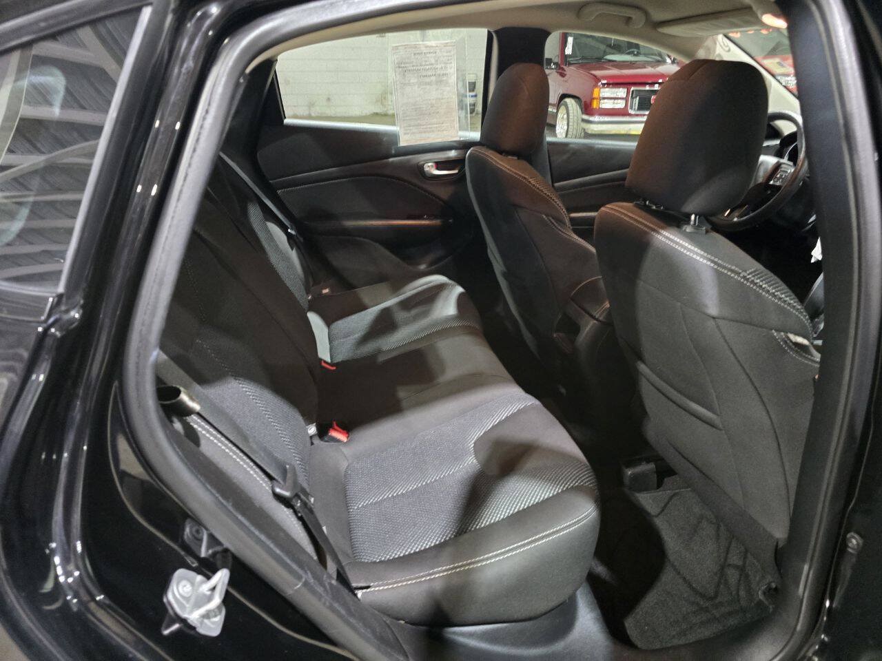 Used 2016 Dodge Dart SXT FWD image 27