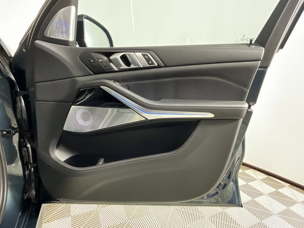 Used 2025 BMW ALPINA XB7 image 21