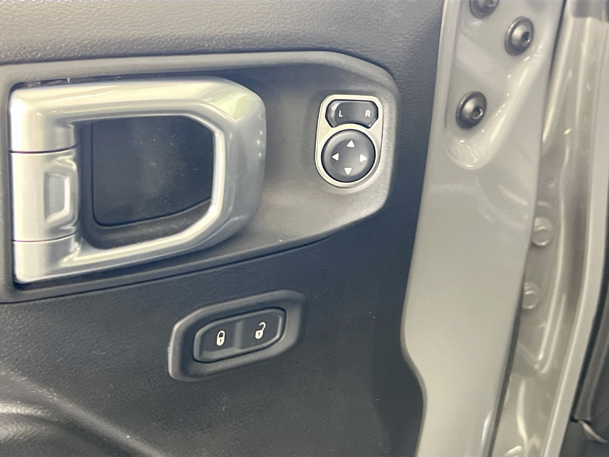 Used 2021 Jeep Wrangler Unlimited Sport AWD/4WD image 17