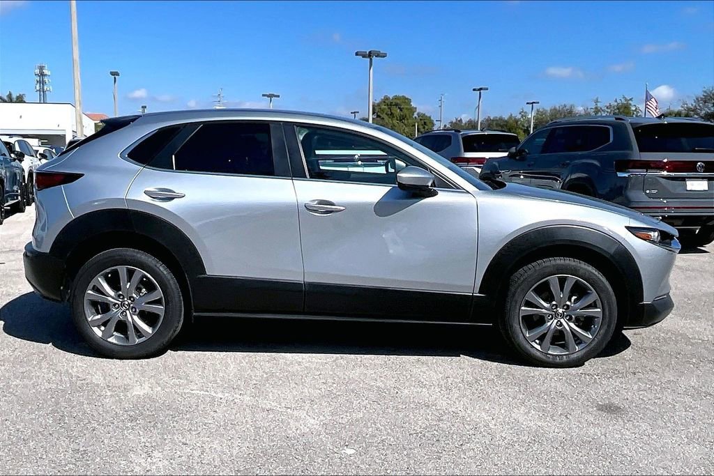 Used 2021 MAZDA CX-30 FWD 2.5 S w/ Select Package image 4