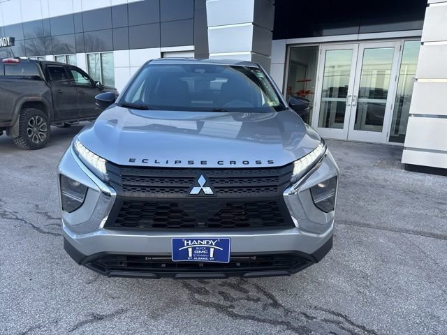 Used 2022 Mitsubishi Eclipse Cross LE image 3