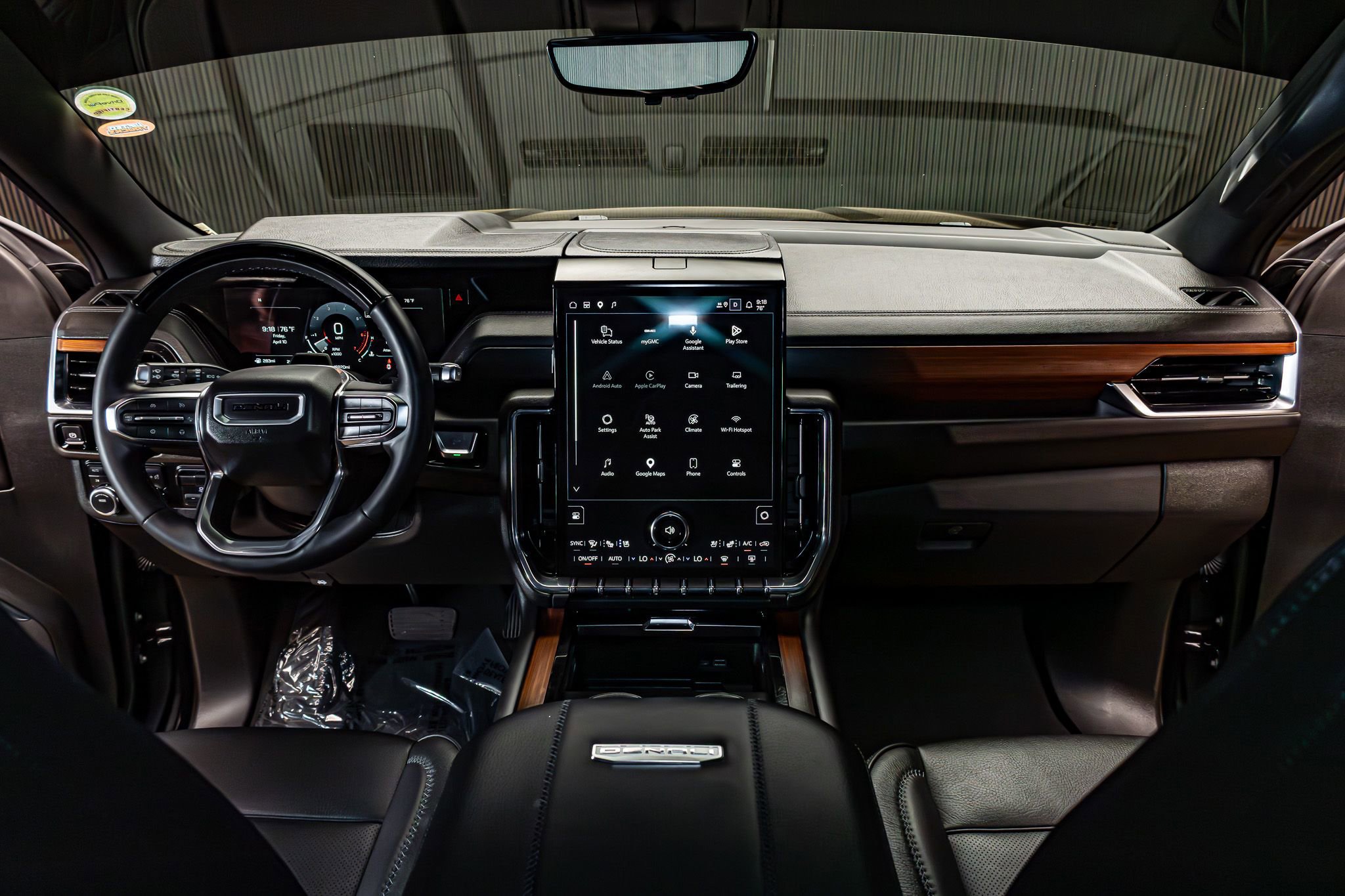 Used 2025 GMC Yukon Denali w/ Denali Reserve Package image 18