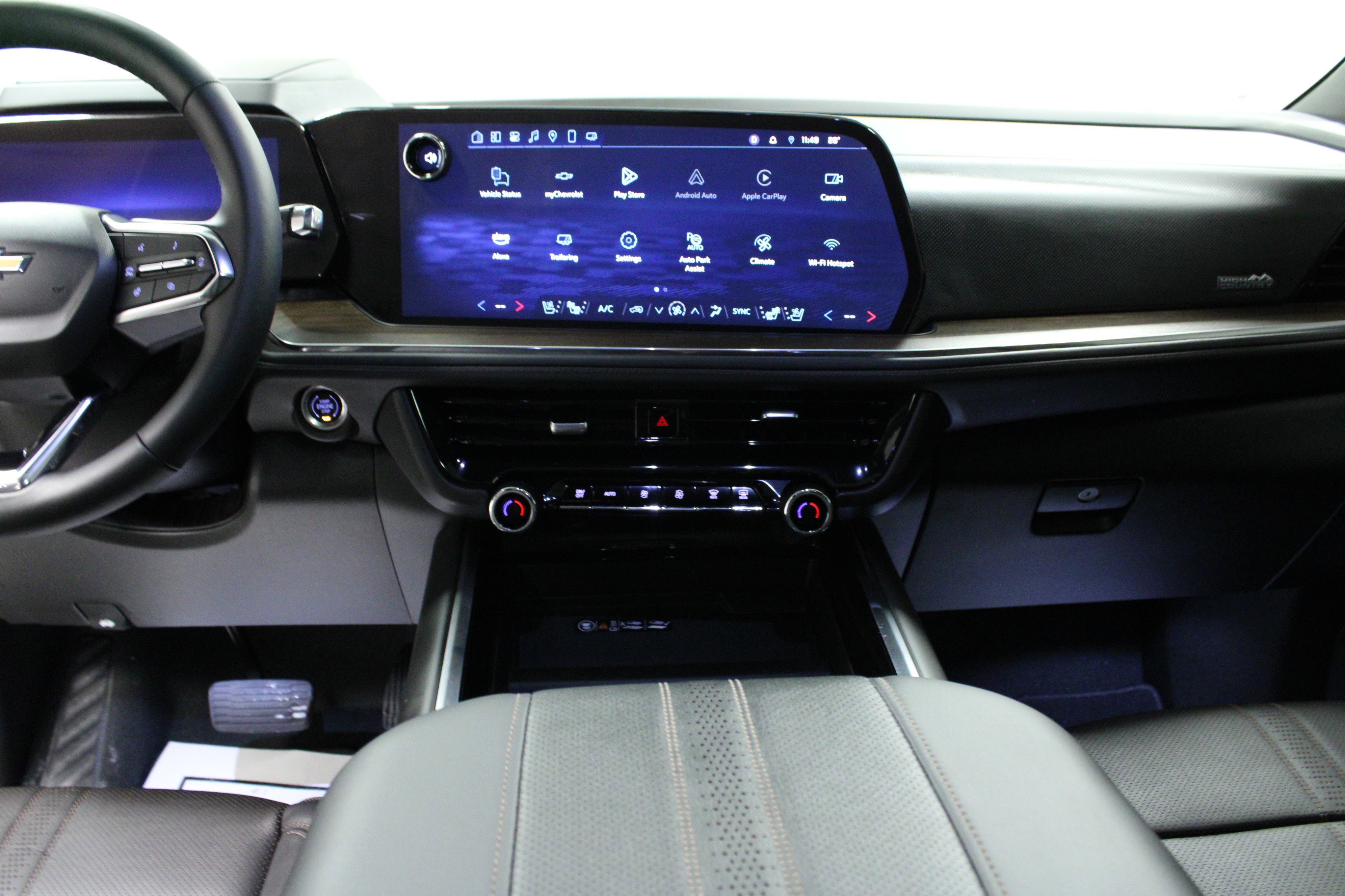 Used 2025 Chevrolet Suburban High Country image 19