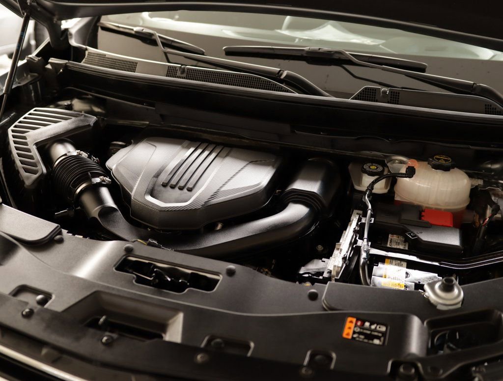 Used 2025 Chevrolet Traverse LT image 35