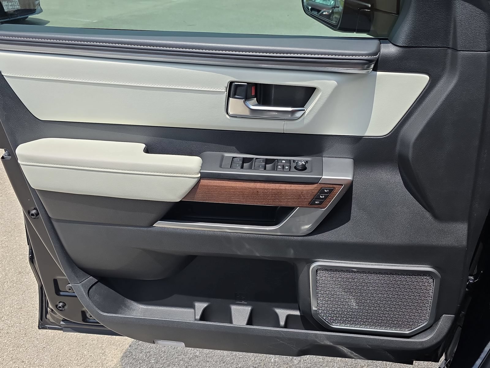Used 2024 Toyota Sequoia Capstone AWD/4WD image 24