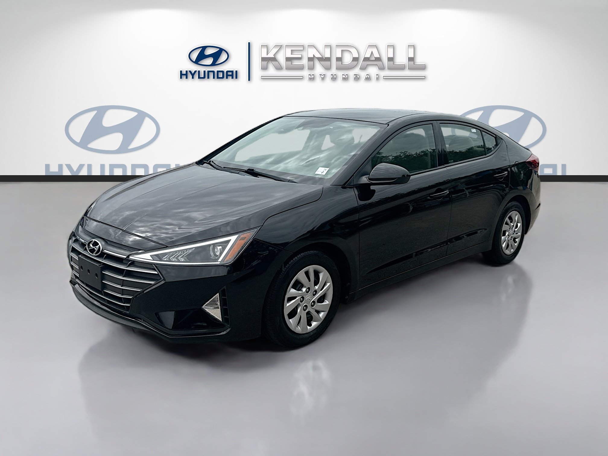 Used 2020 Hyundai Elantra SE FWD image 3