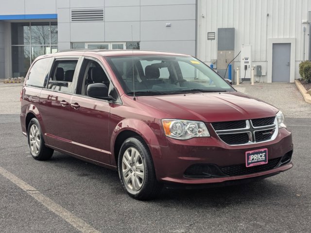 Used 2018 Dodge Grand Caravan SE image 3