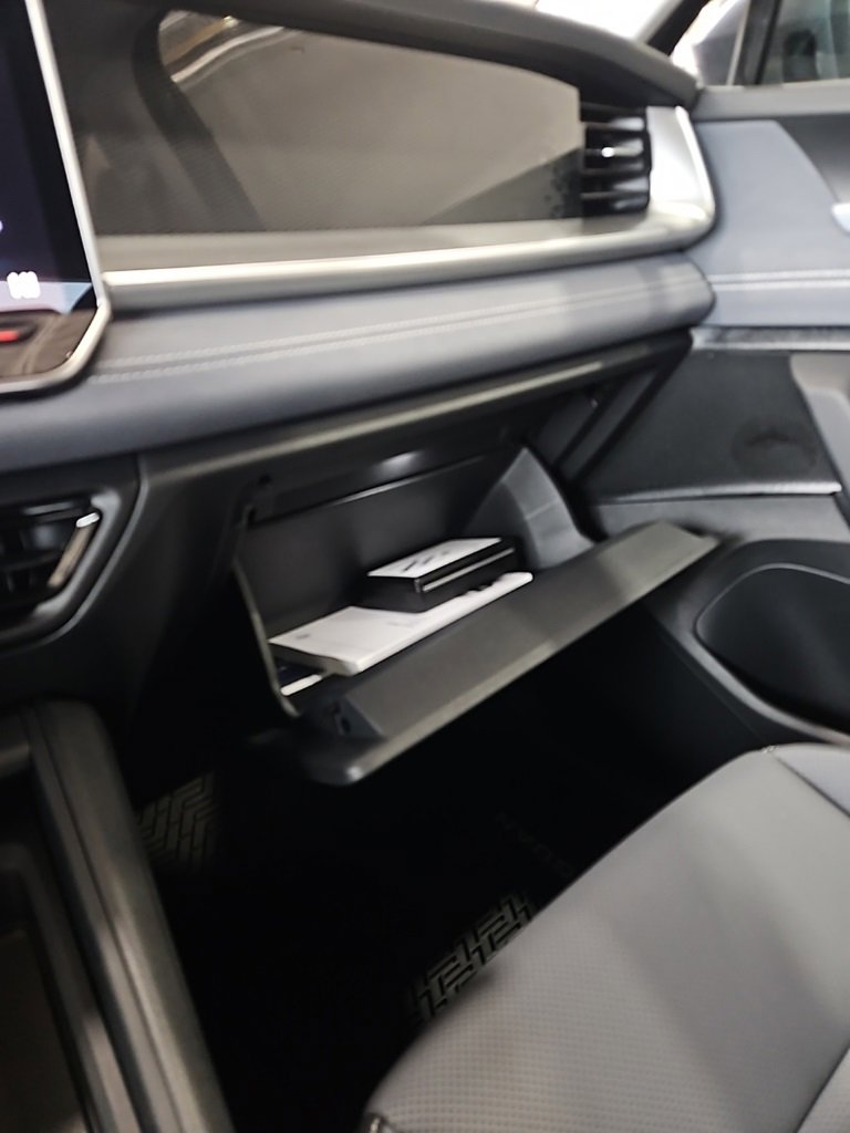 New 2026 Volkswagen Tiguan SE image 29