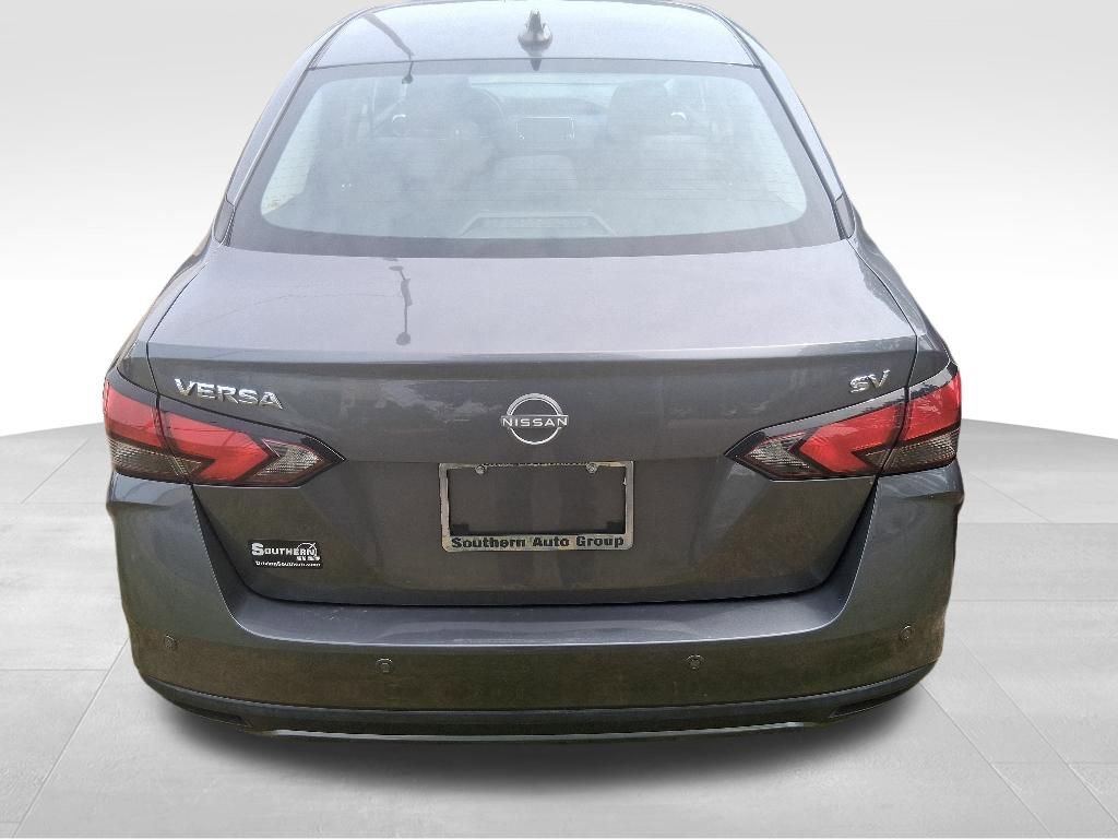 Used 2023 Nissan Versa SV FWD image 9