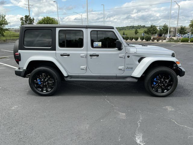 Used 2023 Jeep Wrangler Unlimited Sahara AWD/4WD image 3
