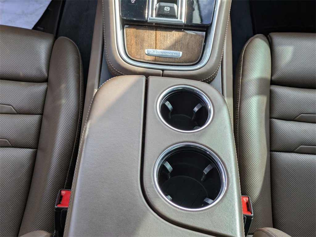 Used 2018 Porsche Panamera 4 image 21