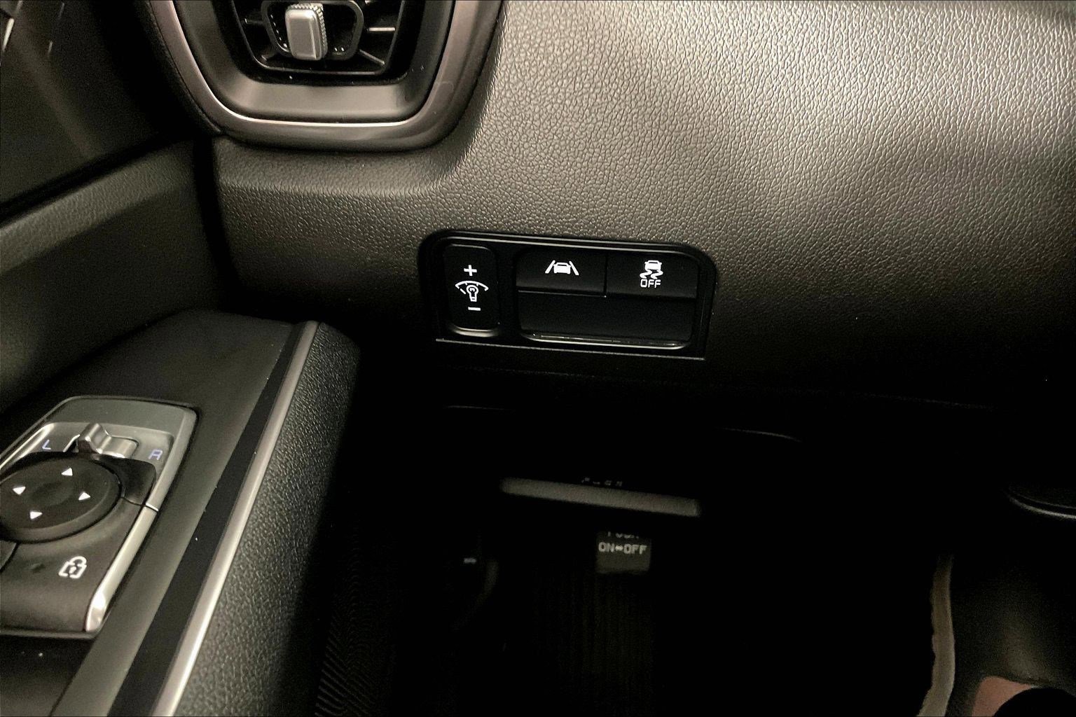Certified 2023 Kia Sorento S w/ Panoramic Sunroof Package image 15
