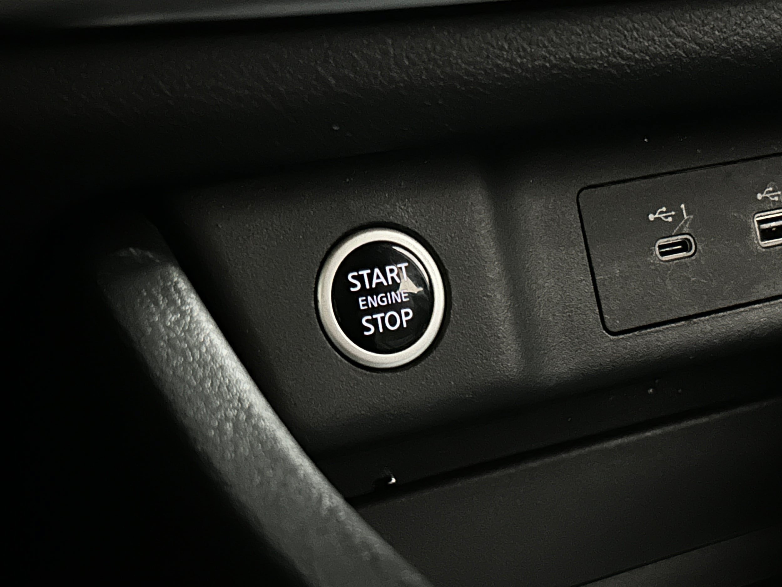 Used 2022 Nissan Rogue S AWD/4WD image 10