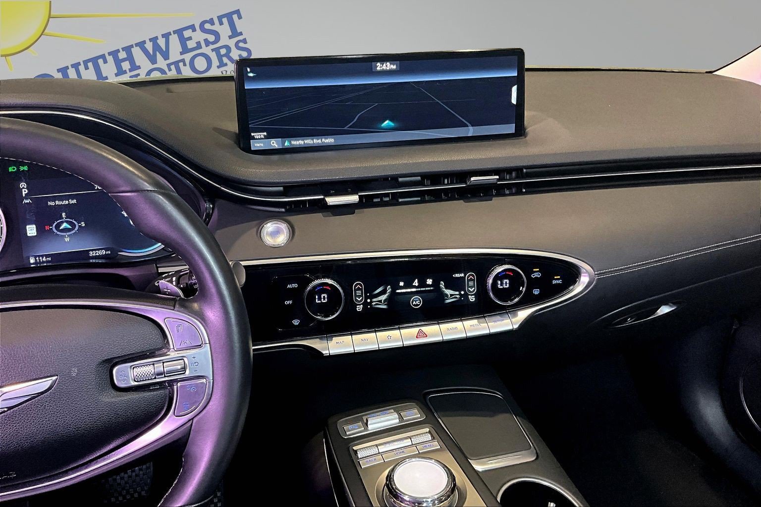 Used 2025 Genesis GV70 2.5T AWD/4WD image 10