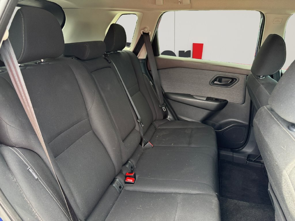 Used 2023 Nissan Rogue S FWD image 17