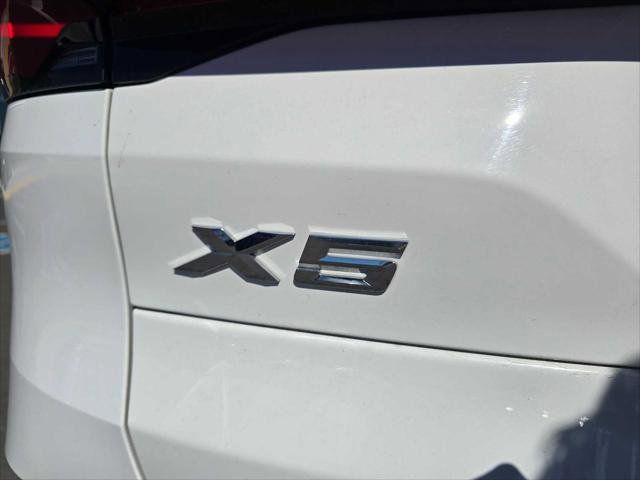 Used 2025 BMW X5 xDrive50e image 16