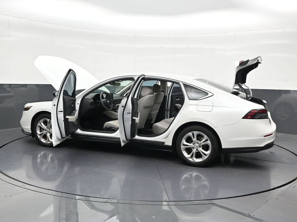 Used 2023 Honda Accord LX image 34