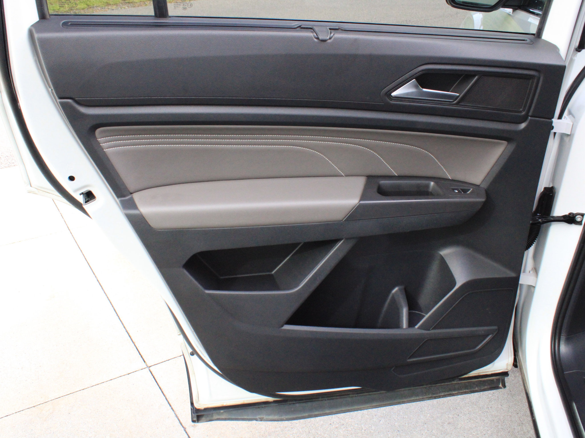 Used 2023 Volkswagen Atlas SEL AWD/4WD image 31