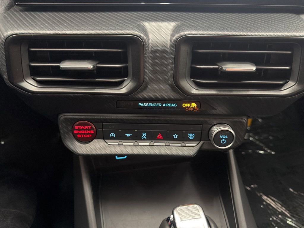 Used 2025 Ford Mustang Coupe image 29