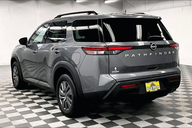 Used 2025 Nissan Pathfinder SV FWD image 2