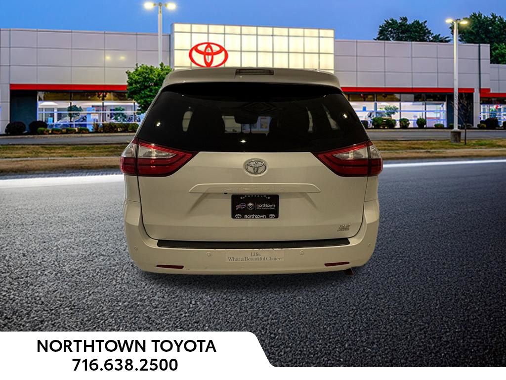 Used 2015 Toyota Sienna XLE w/ XLE Navigation Package image 13