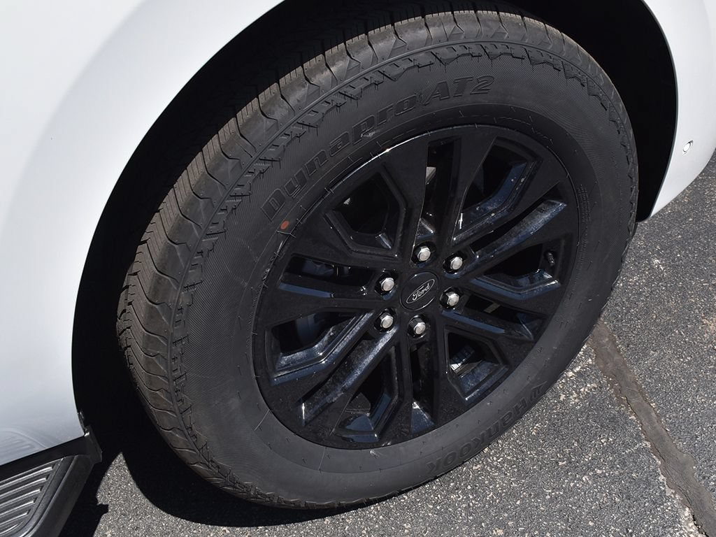 Certified 2025 Ford Expedition Active AWD/4WD image 11