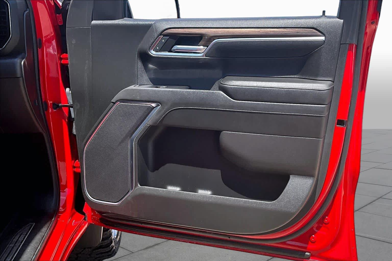 Used 2022 Chevrolet Silverado 1500 LT RWD image 22