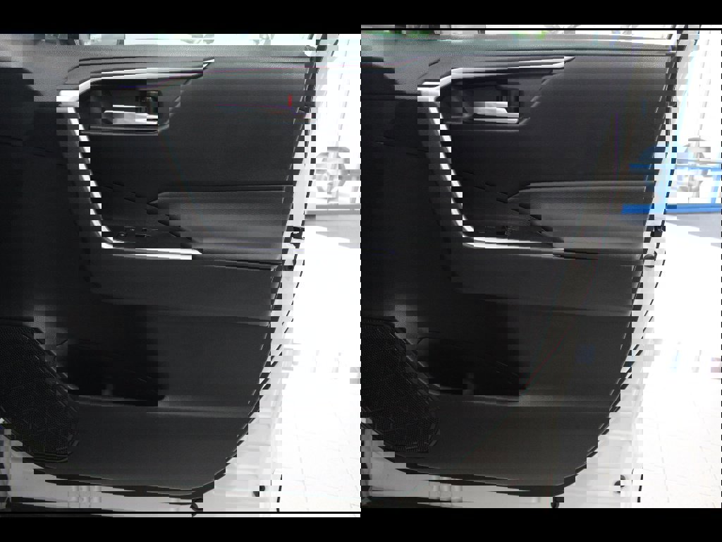 Used 2023 Toyota RAV4 XLE Premium image 25