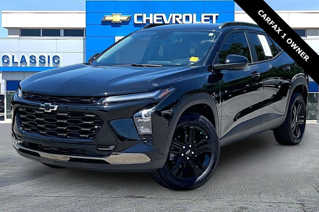 Used 2025 Chevrolet Trax ACTIV FWD image 2