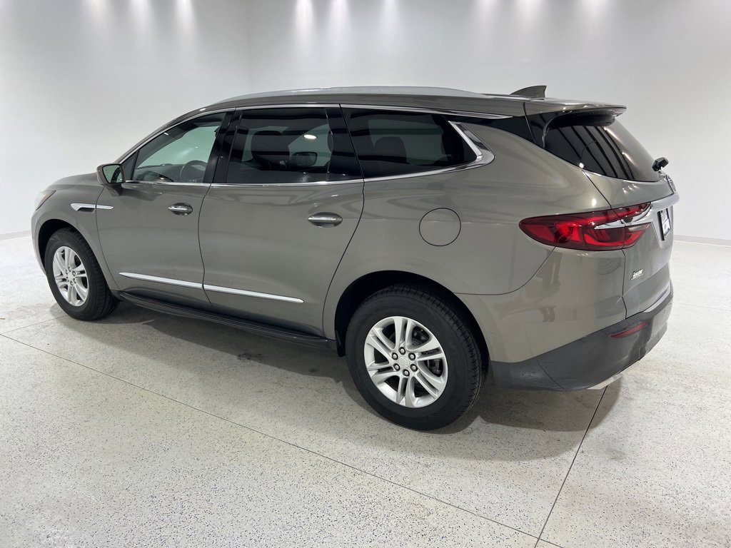 Used 2019 Buick Enclave Essence w/ LPO, Luxury Package image 3