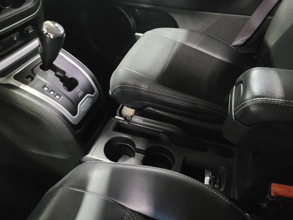 Used 2014 Jeep Compass Latitude w/ Sun/Sound Group AWD/4WD image 26