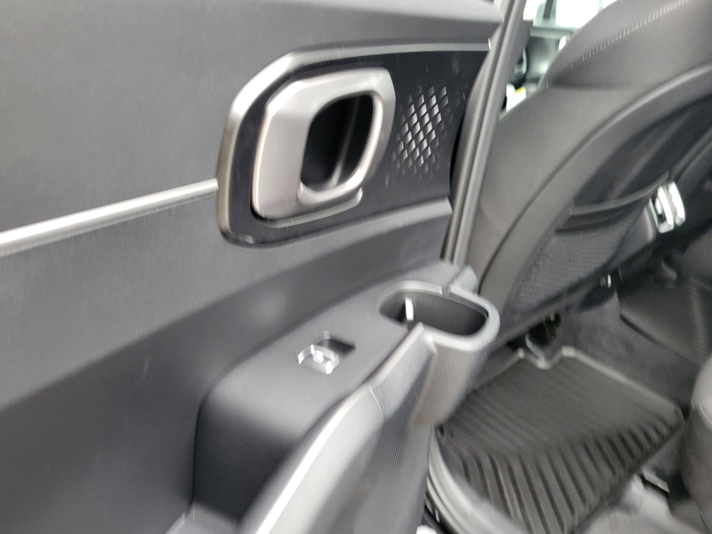 Used 2025 Kia Sorento LX image 13