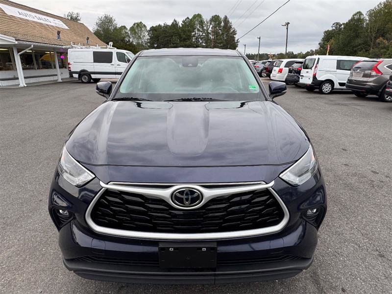 Used 2024 Toyota Highlander LE image 19