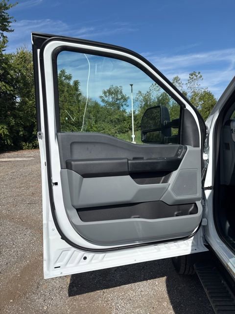 New 2026 Ford F450 XL w/ XL Chrome Package image 17
