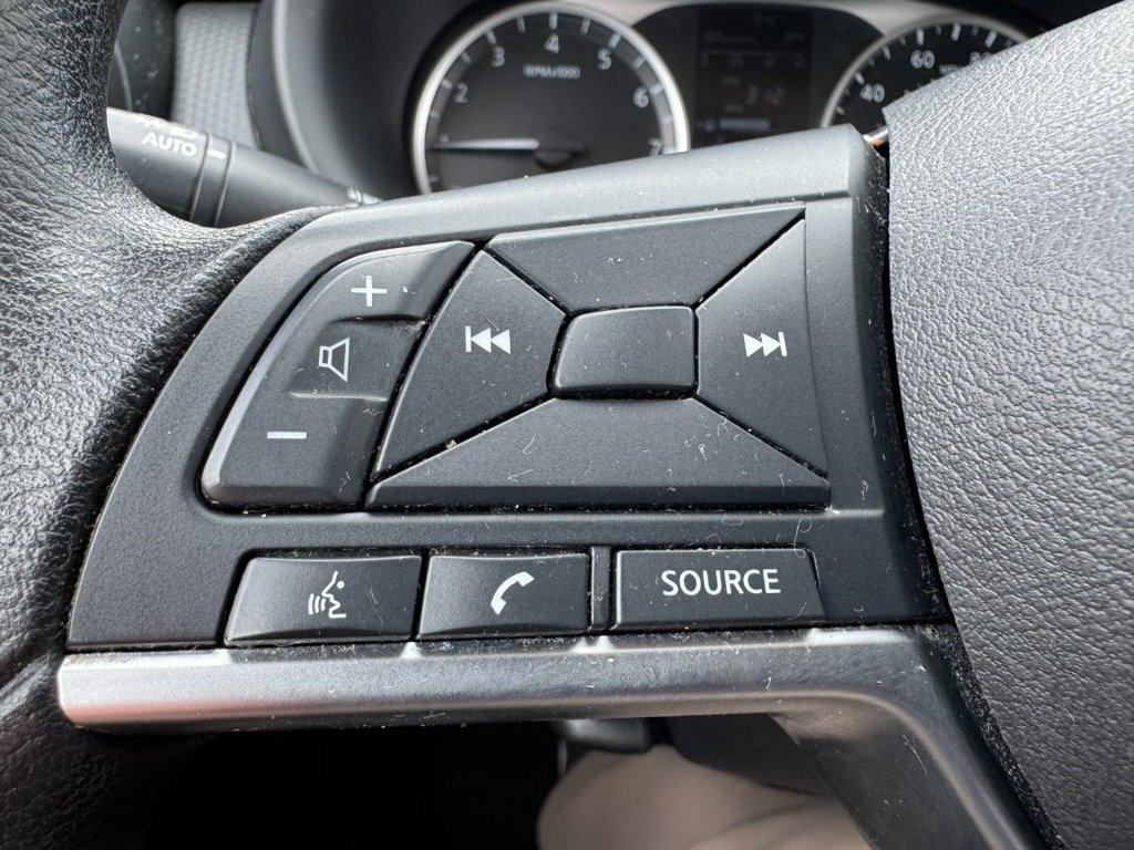 Used 2022 Nissan Kicks S FWD image 17