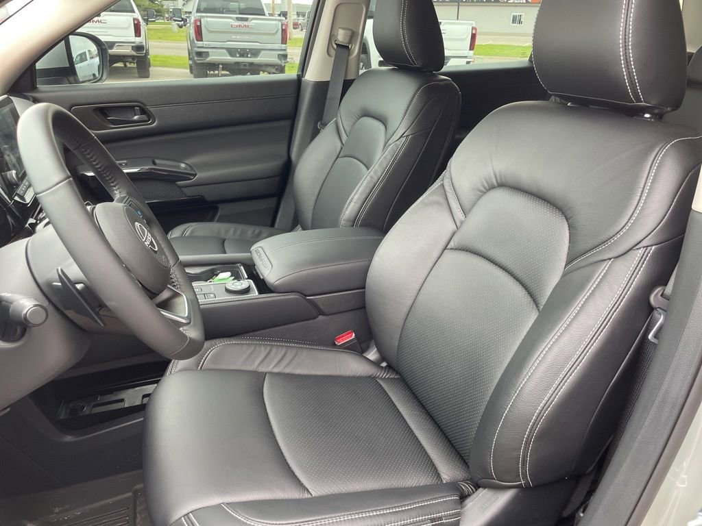 Used 2025 Nissan Pathfinder SV w/ Cargo Package AWD/4WD image 53